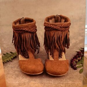 Fennah In pecan Size 5c- Joyfolie NWT